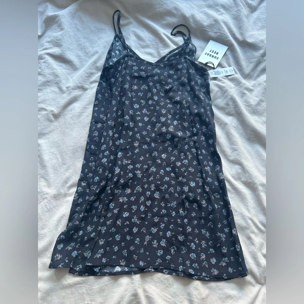 NWT Aritzia sunday best Remi dress - Picture 3 of 8